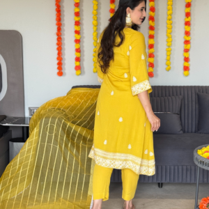 Crinkle Crepe Yellow Embroidery Kurta Set With Organza Dupatta - Image 6
