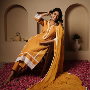 Mangalgiri Yarn Dyed Yellow Cotton Kurta with Dupatta And Pants - Image 4