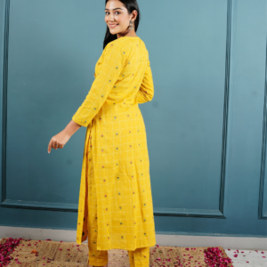 Alternative view of Kurta Set in Cotton Jacuard Fabric