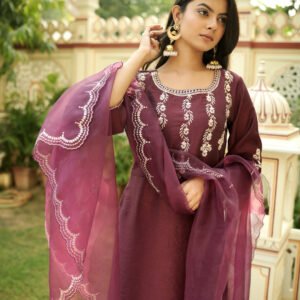 Crimson Luxe Kurta Set - Image 2
