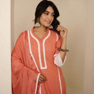 Aarhu Kurta With Dupatta and Pants - Image 7