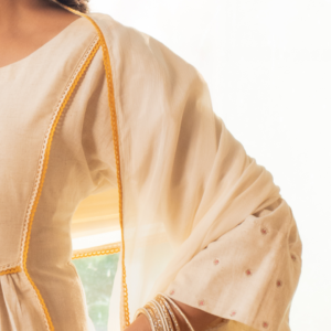 Off White Linen Blend Anarkali Kurta Set With Embroidery - Image 4