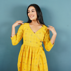 Kurta Set in Cotton Jacuard Fabric - Image 4