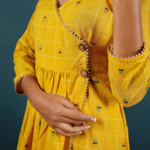 Kurta Set in Cotton Jacuard Fabric - Image 3