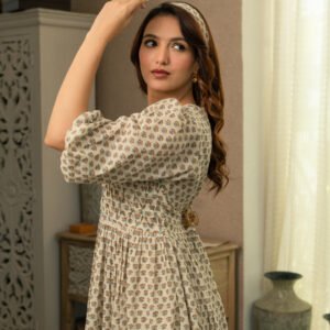 Small Buta Dress With Pintucks - Image 6
