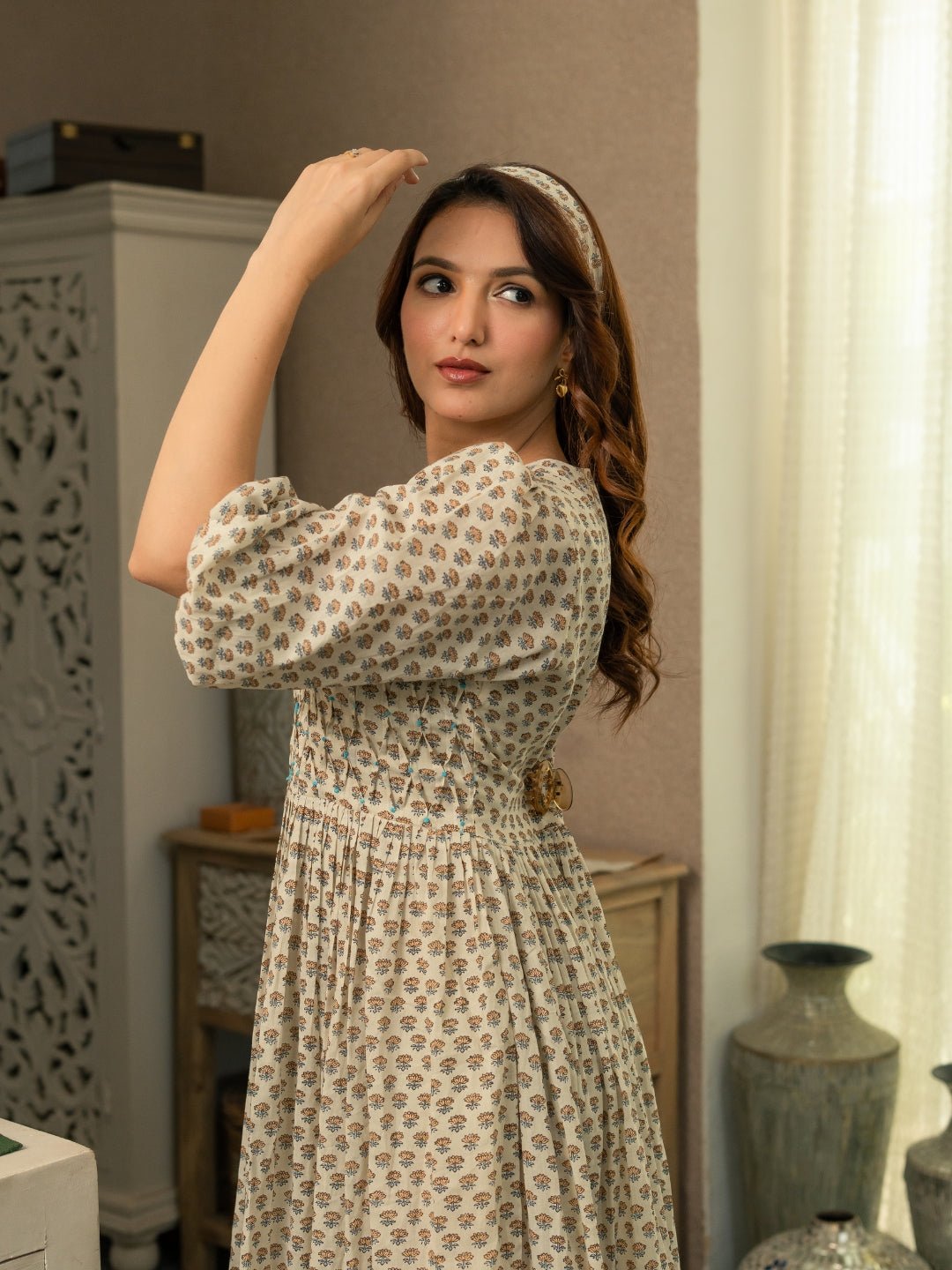 Small Buta Dress With Pintucks - Image 6