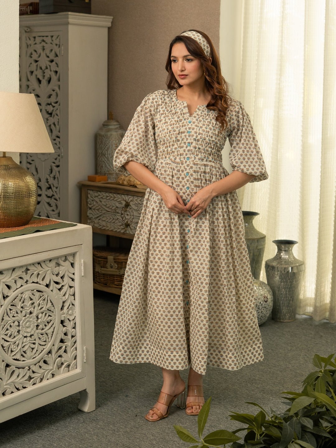 Small Buta Dress With Pintucks - Image 5