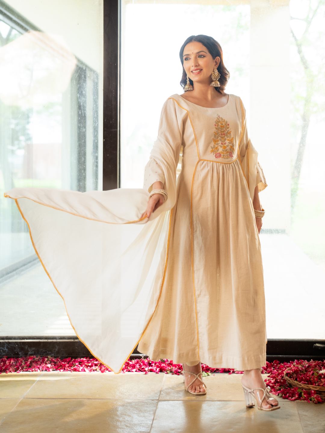 Off White Linen Blend Anarkali Kurta Set With Embroidery - Image 6