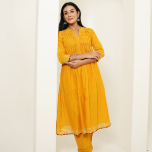 Kurta Set in Mangalgiri Yarn Dyed Cotton Fabric - Image 4