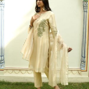 Alternative view of Ivory Embrace Kurta Set