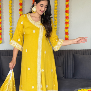 Crinkle Crepe Yellow Embroidery Kurta Set With Organza Dupatta - Image 5