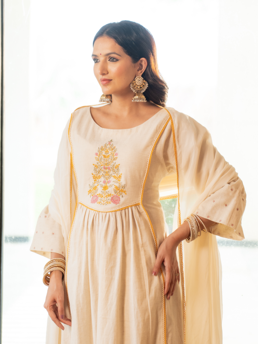 Off White Linen Blend Anarkali Kurta Set With Embroidery - Image 7