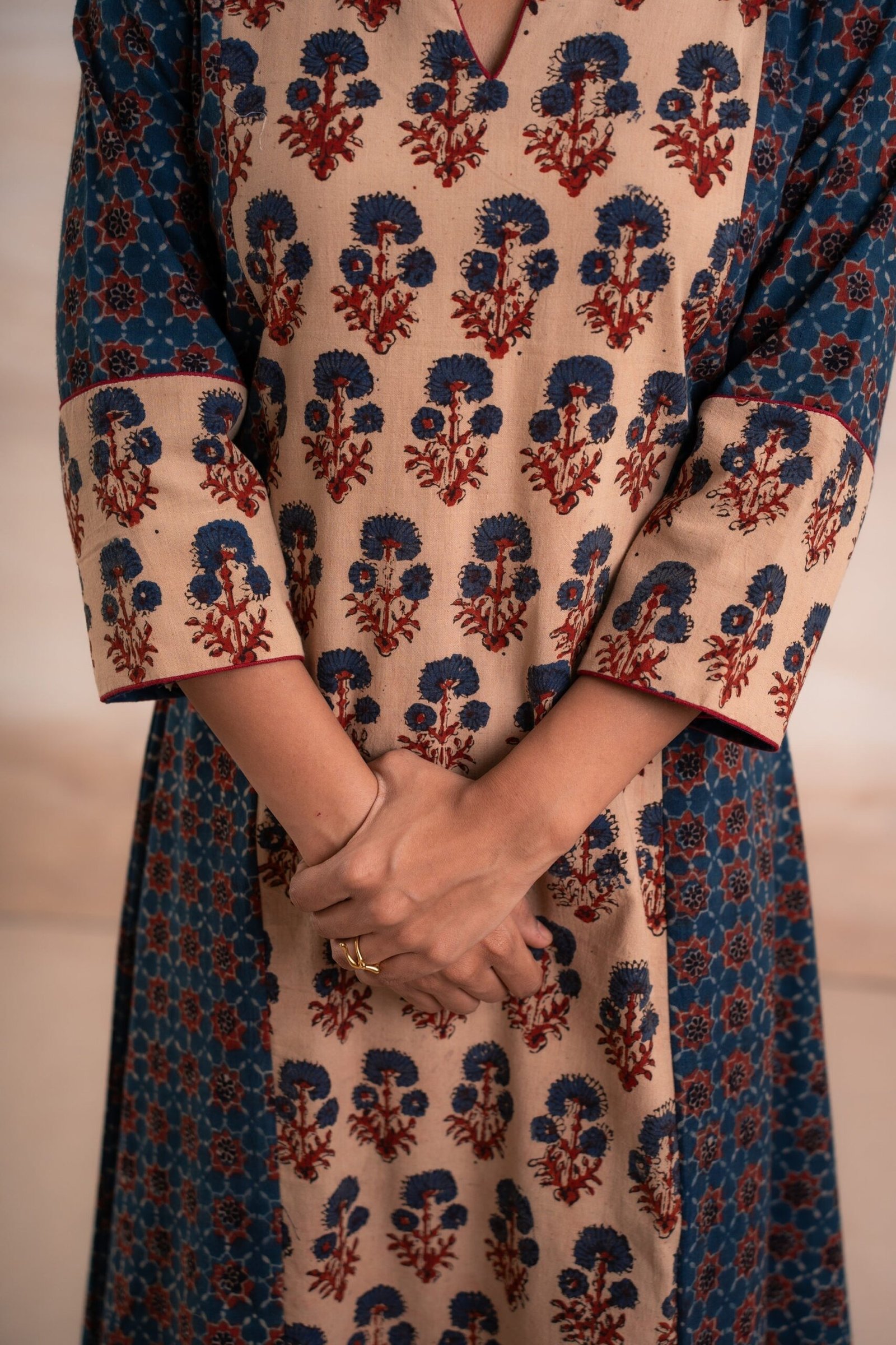 AJRAK BLUE N RED COTTON KURTA SET - Image 9