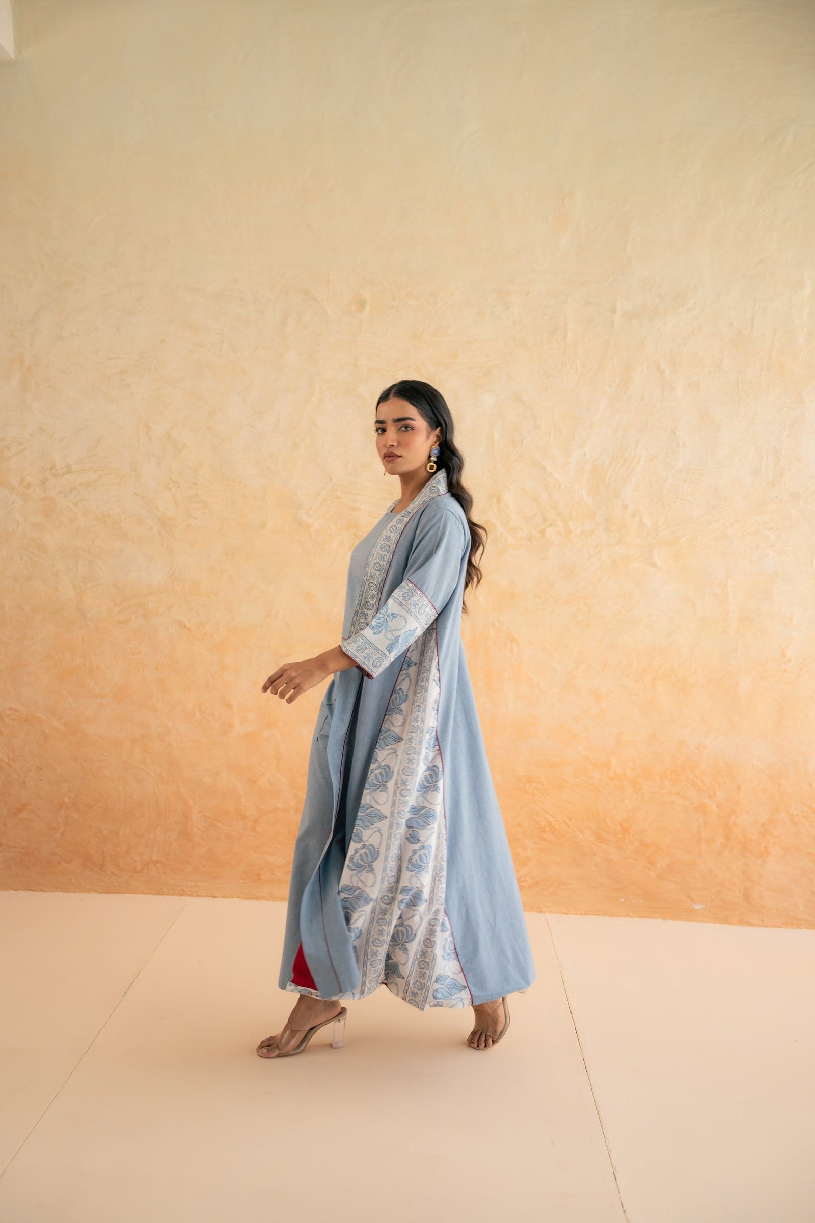 BLOCK PRINT SHRUG WITH PANT N CROP CHAMBRAY - Image 3